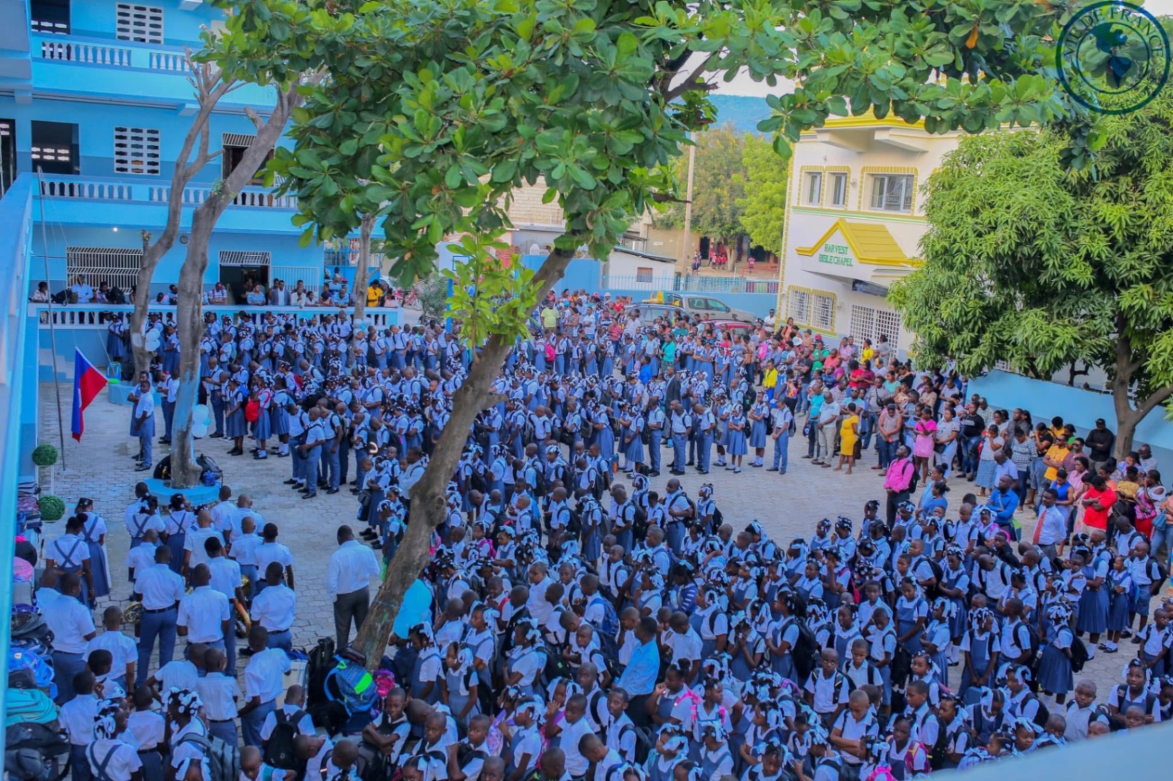 Vue aérienne de la cour de l'école